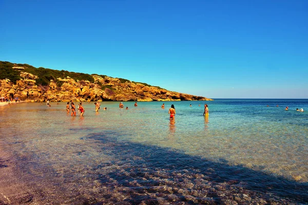 Turisták Strandon Cala Mosche Egyik Legszebb Strand Szicília Vendicari Természetvédelmi — Stock Fotó