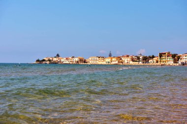 Suda ve Sampieri Ragusa İtalya 'nın arka planında yıkanır.