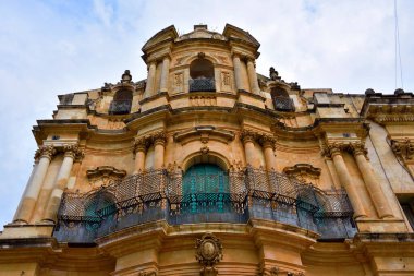 Sicilya Barok mimari tarzındaki San Giovanni Evangelista Kilisesi Scicli İtalya