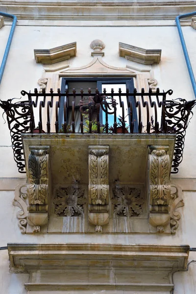 Balcones Palacio Spadaro Estilo Libertad Del Siglo Xix Scicli Sicilia — Foto de Stock