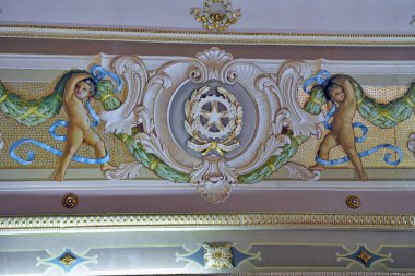 Scicli Belediye Başkanı 'nın odası aynı zamanda televizyon senaryosundaki müfettişin odası, Rai TV' den yayın yapan Komiser Montalbano 20 Eylül 2018 Scicli İtalya