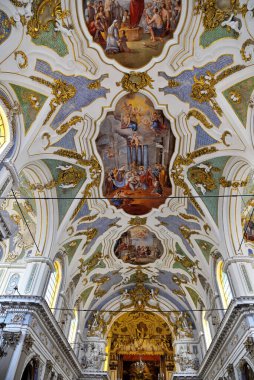 St. Bartholomew Kilisesi 'nin içinde, neoklasik barok tarzında havari 20 Eylül 2018 Scicli İtalya