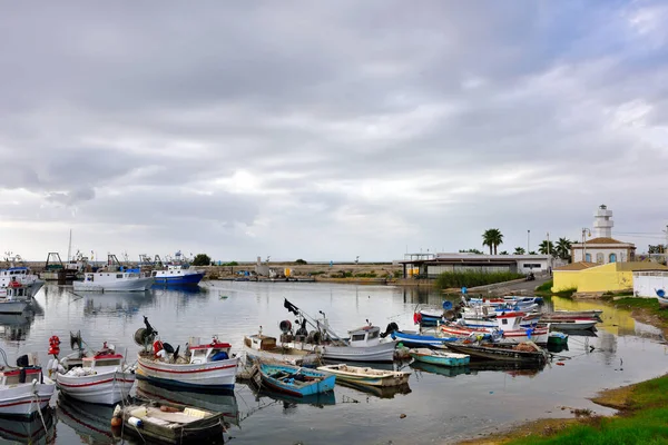 Talya Scoglitti Sicilya Daki Deniz Gezisi Küçük Turizm Limanı — Stok fotoğraf