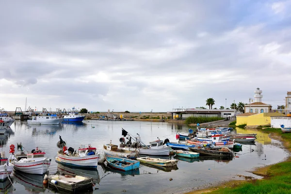 Passeio Marítimo Pequeno Porto Turístico Scoglitti Sicília Itália — Fotografia de Stock