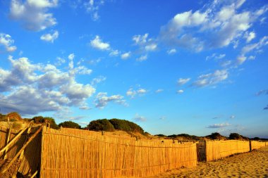 Cava Randello Entegrasyon Doğa Rezervinde gün batımı, Scoglitti, Sicilya, İtalya