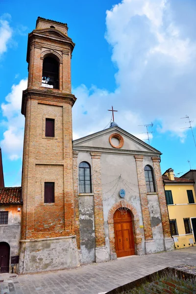 Вид Церковь Кармине Комаккьо Италия — стоковое фото