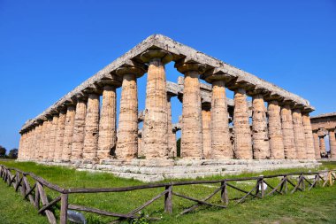 Bazilika (Hera Tapınağı olarak da bilinir) Paestum, İtalya