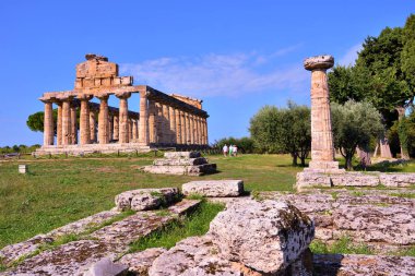 Athena Tapınağı (MÖ 500), İtalya 'nın Capaccio Paestum şehrinde bulunan bir Yunan tapınağıdır.
