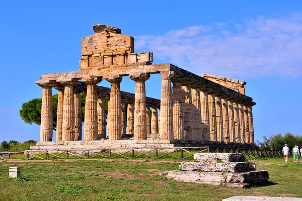 アテナ神殿またはセレス神殿 紀元前500年頃 イタリアのカパッチョ ペスタムにあるギリシャの寺院 — ストック写真