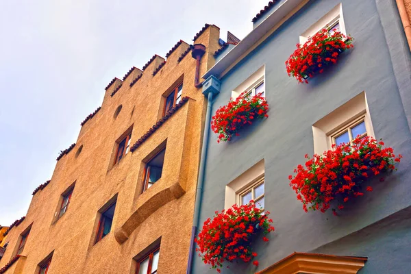 Balcones Con Flores Brixen Bressanone Italia — Foto de Stock