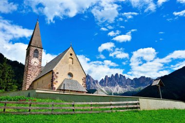 Santa Maddalena Kilisesi, Val di Funes Güney Tyrol İtalya