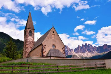 Santa Maddalena Kilisesi, Val di Funes Güney Tyrol İtalya