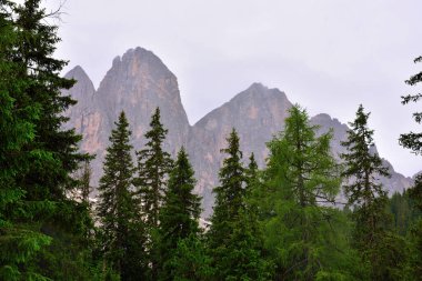 Val di Funes 'un panoraması Güney Tyrol İtalya