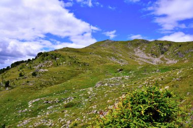 Rodella Gölü yolu üzerindeki panorama, Velturno, 2196 metre alto adial İtalya
