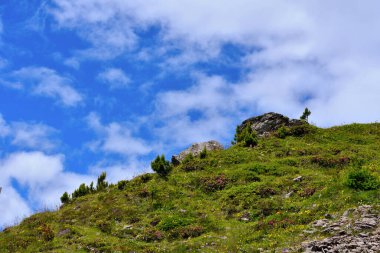 Rodella Gölü yolu üzerindeki panorama, Velturno, 2196 metre güney tyrol İtalya