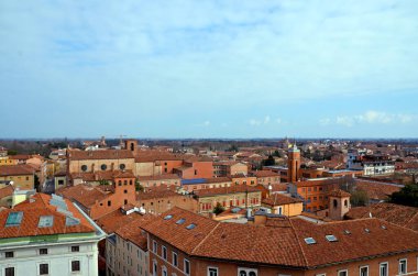 İtalya 'nın doğusundaki Ferrara şatosundan görüldü.
