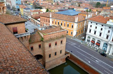 İtalya 'nın doğusundaki Ferrara şatosundan görüldü.