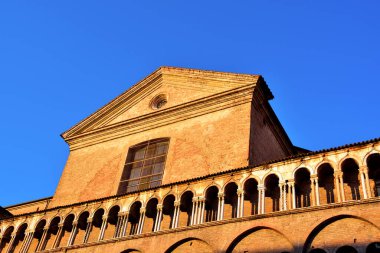 İtalya 'nın Ferrara katedralinin bir parçası.