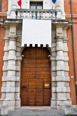 1420 Ferrara İtalya 'sında inşa edilmiş bir saray.