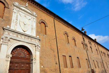  Schifanoia sarayı ve müzesi 1385 'te inşa edildi.