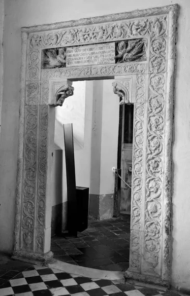 教堂内部 热那亚Santa Maria Castello博物馆 2018年4月2日 — 图库照片