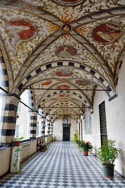教堂内部的回廊 热那亚Santa Maria Castello博物馆 2018年4月2日 — 图库照片
