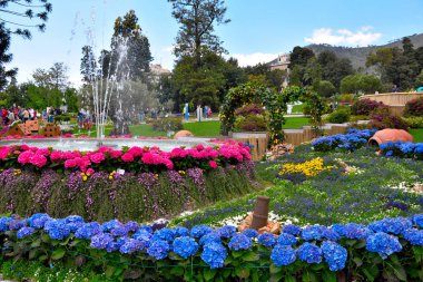 Euroflora çiçeğin bir sergisidir ve süs bitkisi Akdeniz 'de ve 02 Mayıs 2022 Ceneviz İtalya' sında yer alan başlıca çiçek sergilerinden biridir.