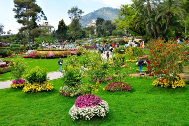 Euroflora çiçeğin bir sergisidir ve süs bitkisi Akdeniz 'de ve 02 Mayıs 2022 Ceneviz İtalya' sında yer alan başlıca çiçek sergilerinden biridir. 