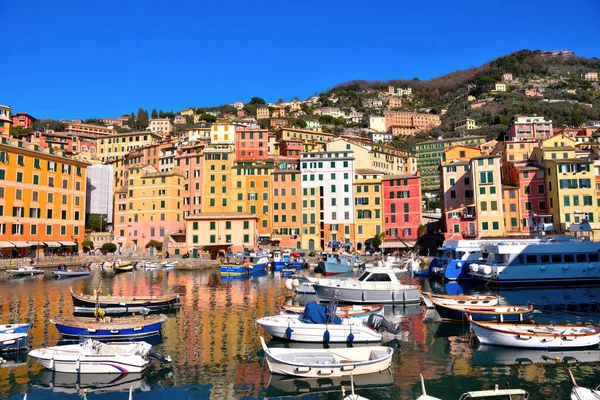  Küçük Camogli limanı ve 28 Şubat 2022 Ceneviz İtalya