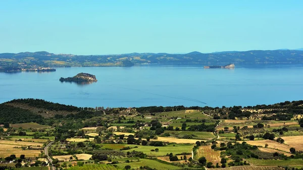 Martana ve Bisentina adalarıyla Bolsena Gölü