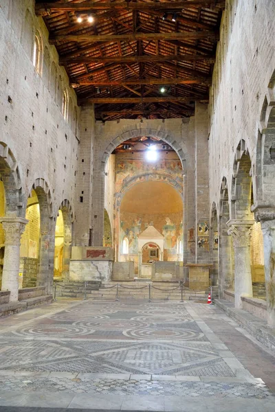 Interior Igreja San Pietro Século Estilo Romanesco Maio 2022 Tuscania — Fotografia de Stock