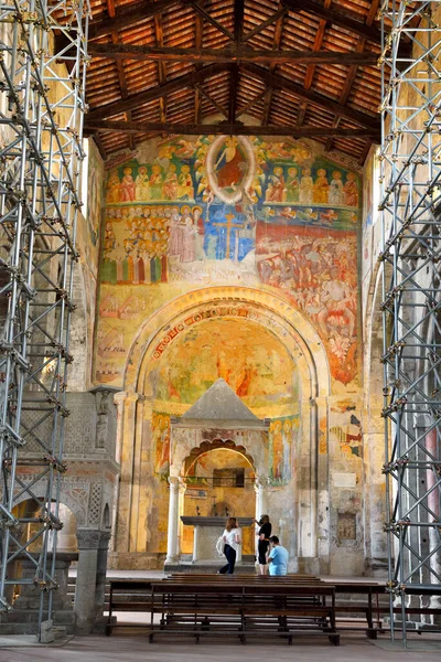 Interiér Kostela Santa Maria Maggiore Xii Století Románském Stylu Května — Stock fotografie