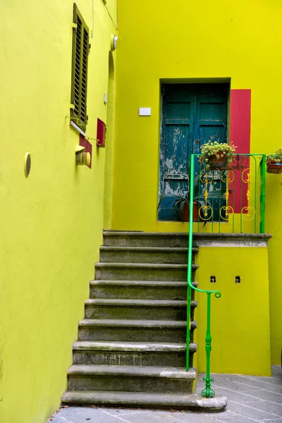 Village Colorful Houses Ghizzano Tuscany Italy — Stock Photo, Image