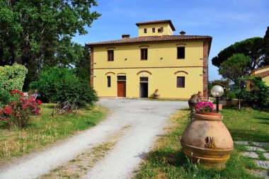 farmhouse in Peccioli tuscany Italy