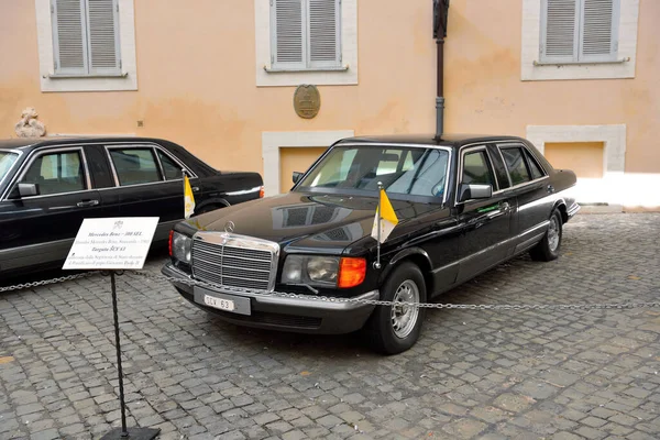 Παπικό Παλάτι Του Castel Gandolfo Είναι Ένα Μουσείο Mercedes Benz — Φωτογραφία Αρχείου