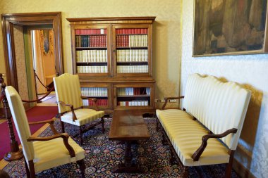 Papalık Sarayı 'nın müzesi, Papa' ya ait. 16. Benedikt Papalık Konutu 'na kadar 11 Eylül 2022 Castel Gandolfo İtalya' nın banliyösüydü.