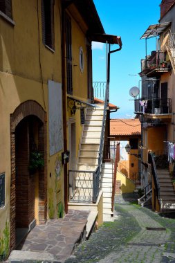 İtalya 'nın güneydoğusundaki Rocca di Papa köyünde antik evler.