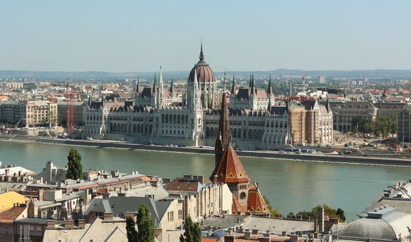 Budapesti tájkép a Parlament — Stock Fotó