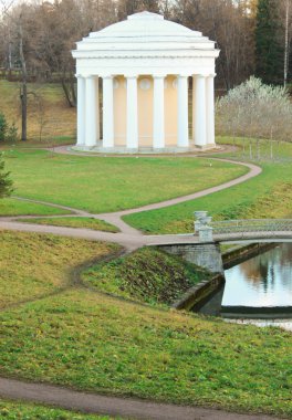 tapınağın pavlovsky Park dostluk