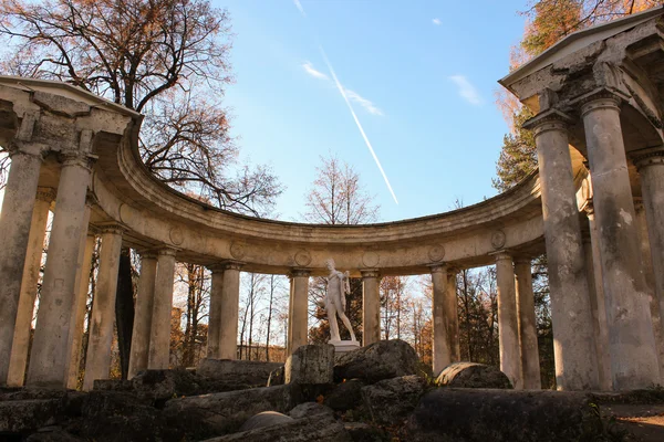 Apollo colonnade pavlovsk Park