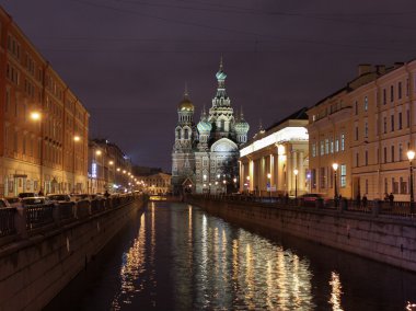 saint-Petersburg geceleri kan kurtarıcı