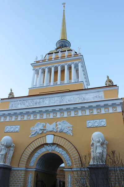 The Admiralty tower, Saint-Petersburg — Stock Photo, Image