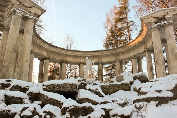 Colonada Apollo no Parque Pavlovsky em janeiro de 2014 — Fotografia de Stock