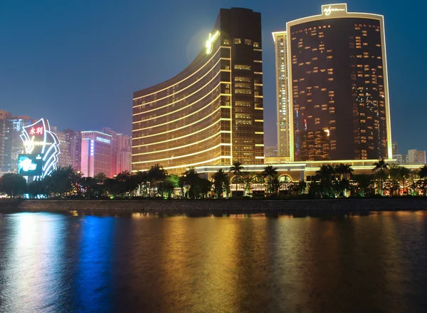 The Wynn Esplanade Building at night in Macao — Stock Photo, Image
