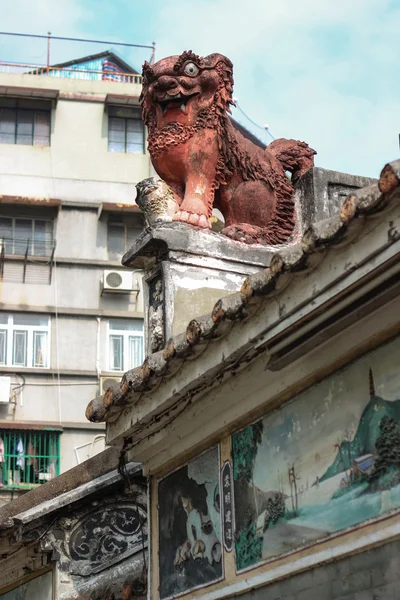 Chinese guardian lion. Lin Kai Temple in Macau — Stock Photo, Image