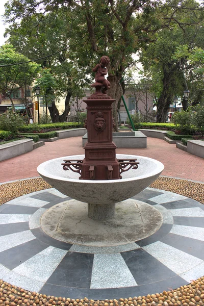 Fontaine dans le village de Coloane à Taipa, Macao — Photo