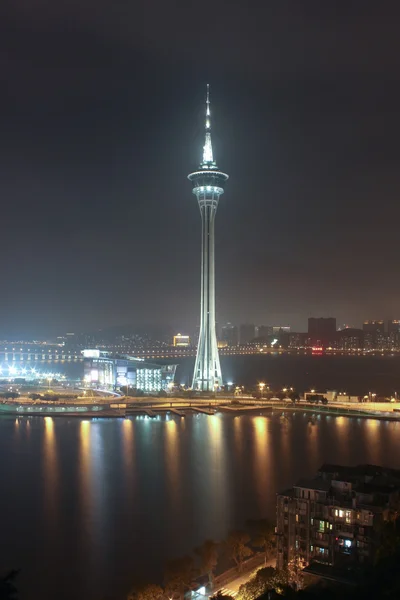 Bekijken met macao toren bij nacht — Stockfoto