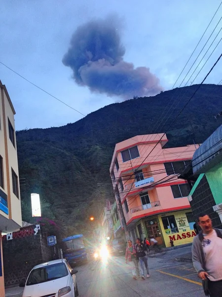 Tungurahua volcano eruption. Baños, Ecuador — Φωτογραφία Αρχείου