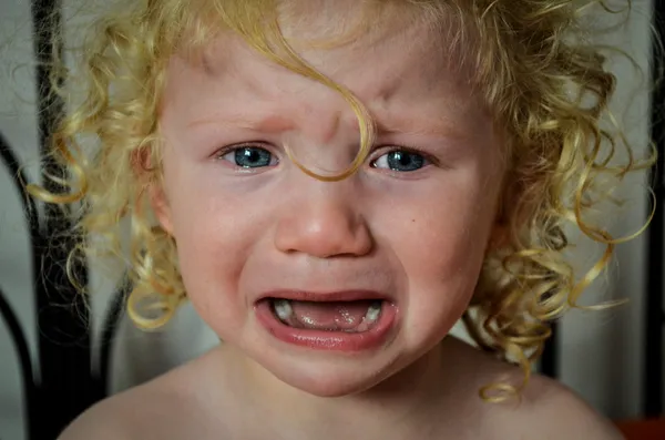 Criança chorando — Fotografia de Stock