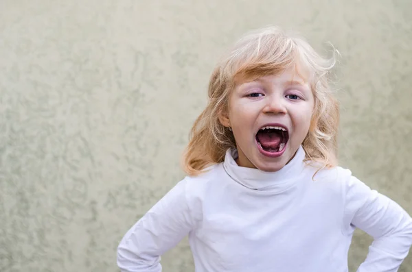 Blond child with open mouths — Stock Photo, Image